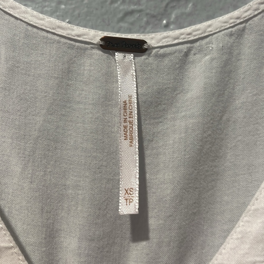 Free People White Oversized Babydoll Tee Top Shirt Henley Button Down S/S XS - Picture 3 of 5